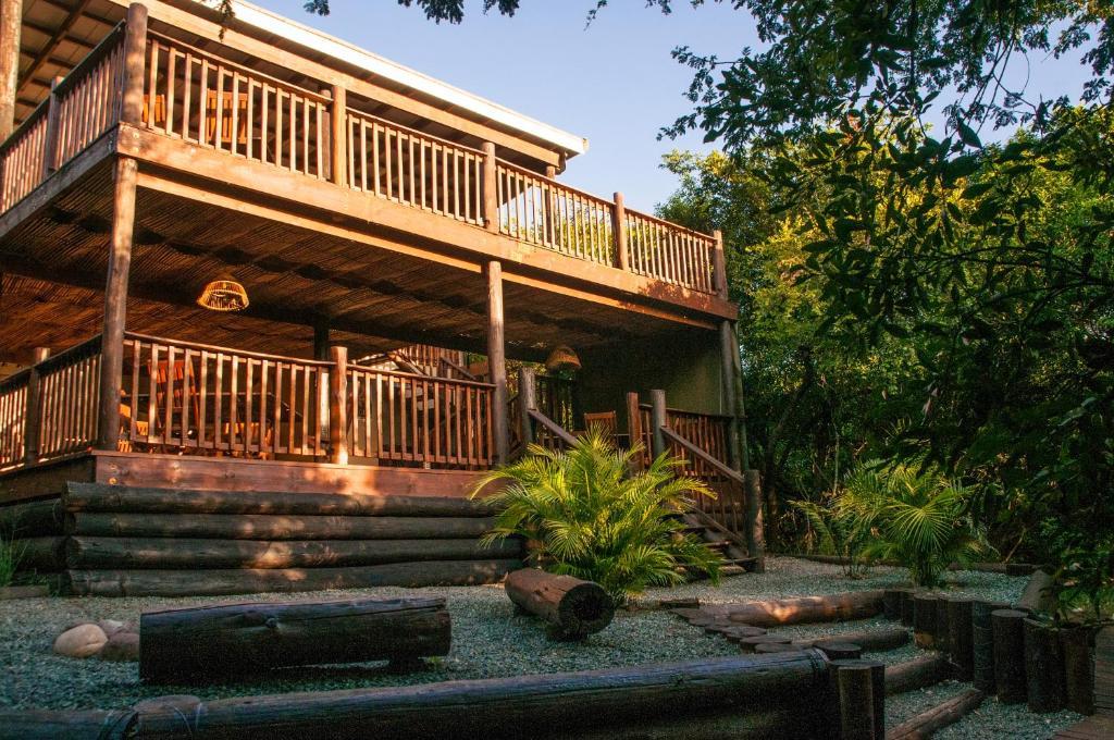 Umkhumbi Lodge Hluhluwe Zewnętrze zdjęcie